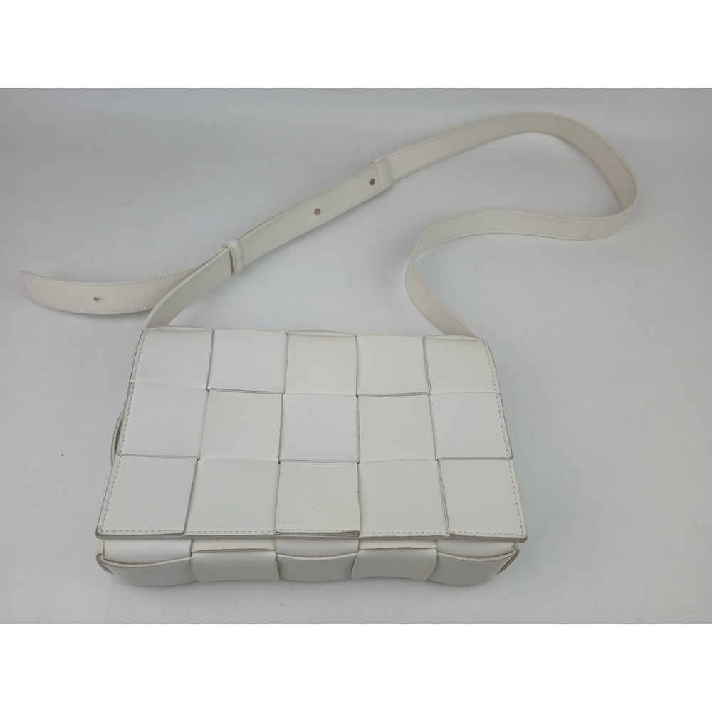 Bottega Veneta White Intrecciato-Woven Cassette Lambskin Shoulder Bag